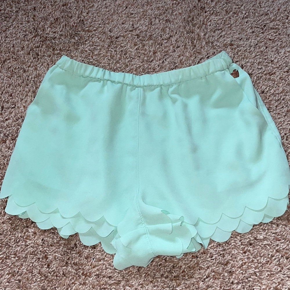 Kendall and Kylie, Flowey shorts, Size small